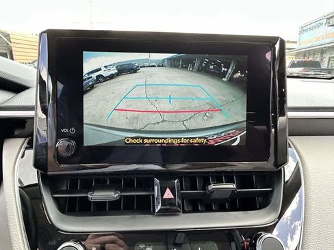 Used 2025 Toyota Corolla Cross L image 15