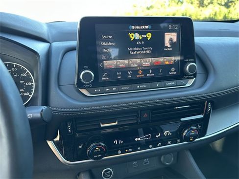 Used 2021 Nissan Rogue SV w/ Premium Package image 28