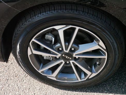 Used 2022 Kia Forte LXS image 15