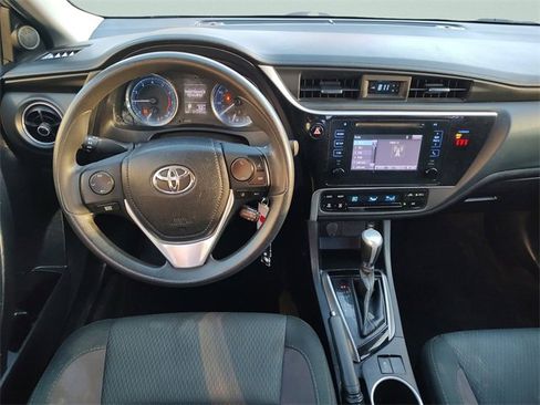 Used 2019 Toyota Corolla LE image 13