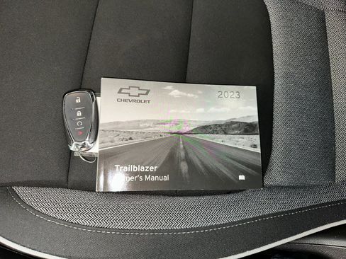 Certified 2023 Chevrolet TrailBlazer LT w/ LPO, Blackout Package image 15