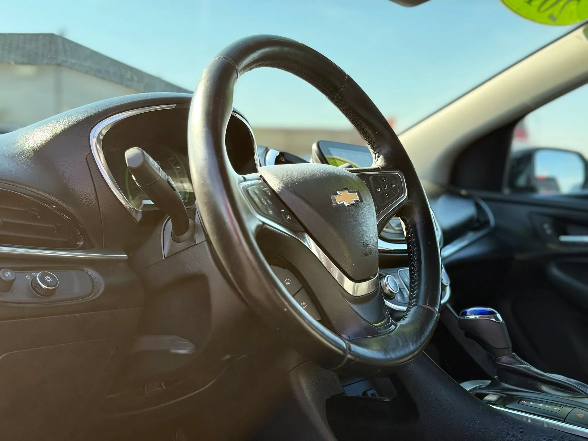 Used 2017 Chevrolet Volt Premier w/ Driver Confidence II Package FWD image 13