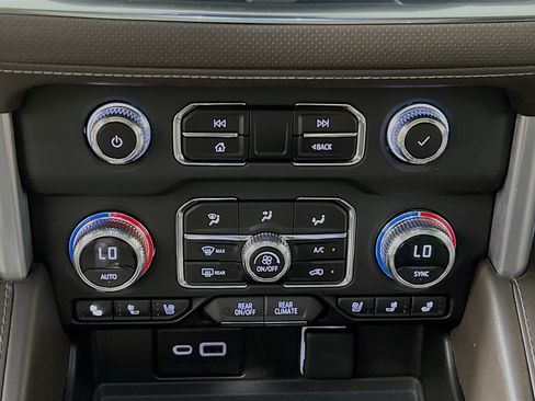 Used 2023 GMC Yukon SLT w/ Max Trailering Package AWD/4WD image 25