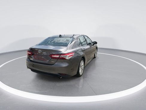 Used 2018 Toyota Camry XLE w/ Audio Package image 8