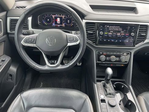 Used 2022 Volkswagen Atlas SEL Premium image 25