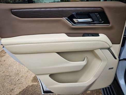 New 2026 GMC Yukon Denali w/ Denali Reserve Package image 35