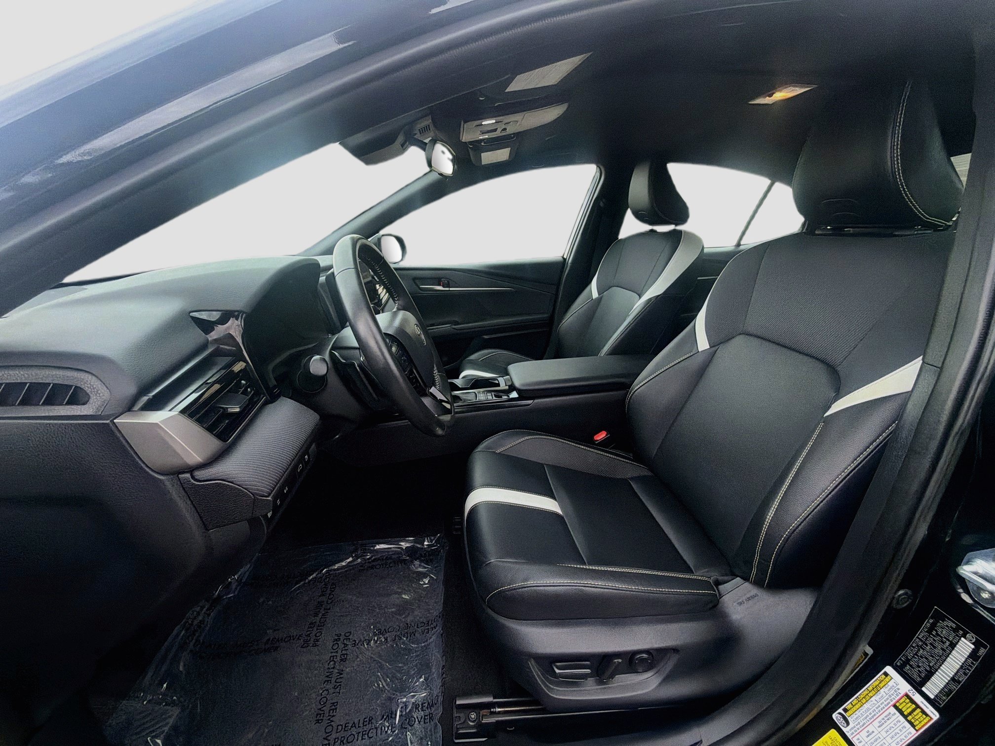 Used 2025 Toyota Camry SE FWD image 13