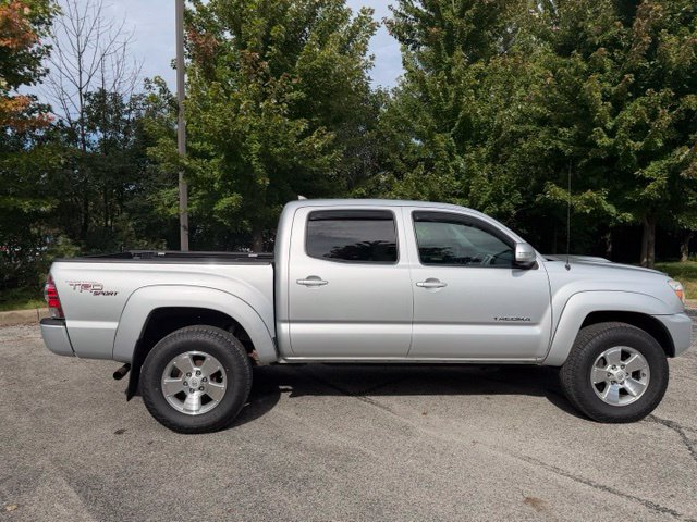 Used 2012 Toyota Tacoma 4x4 Double Cab image 2