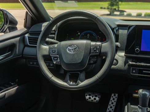 Used 2025 Toyota Camry SE FWD image 21