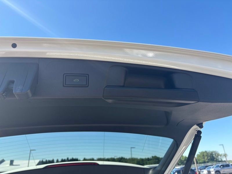 Used 2023 Volkswagen Atlas SEL Premium AWD/4WD image 11