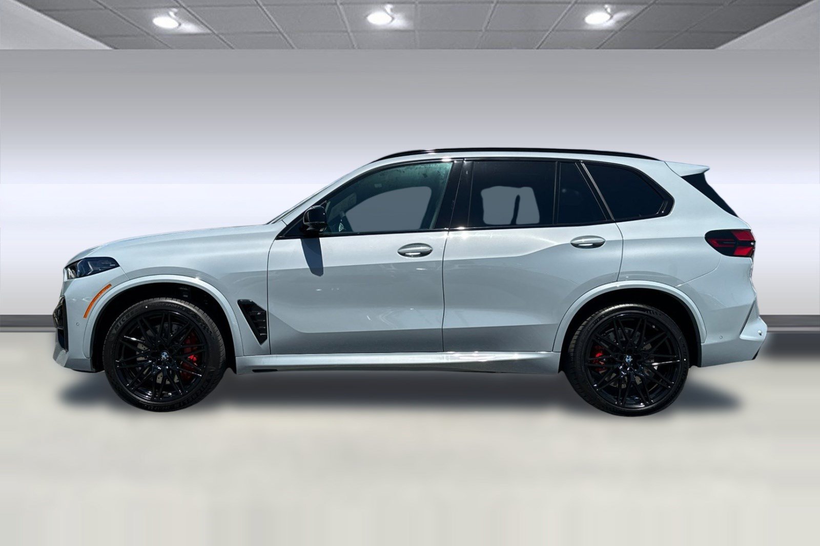 New 2026 BMW X5 M Competition w/ Executive Package AWD/4WD image 2