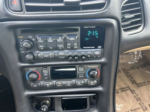 Used 2000 Chevrolet Corvette Coupe w/ Roof Pkg image 19