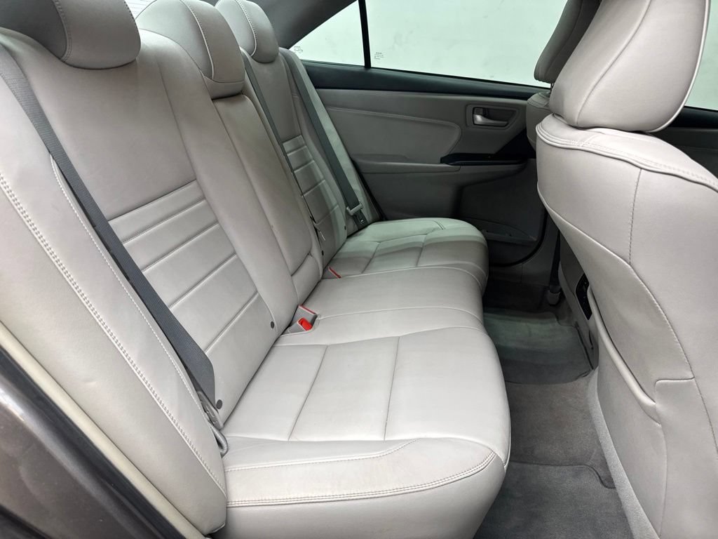 Used 2015 Toyota Camry XLE w/ Moonroof Package FWD image 22