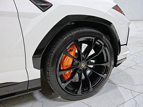 Used 2024 Lamborghini Urus S image 18