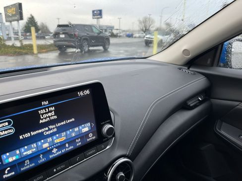 Used 2025 Nissan Sentra SV image 33