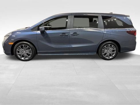 New 2026 Honda Odyssey Touring image 3