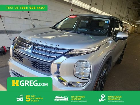 Used 2023 Mitsubishi Outlander SE Black Edition FWD image 1