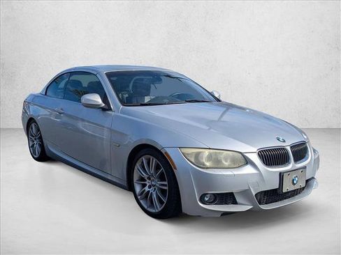 Used 2011 BMW 328i Convertible image 3