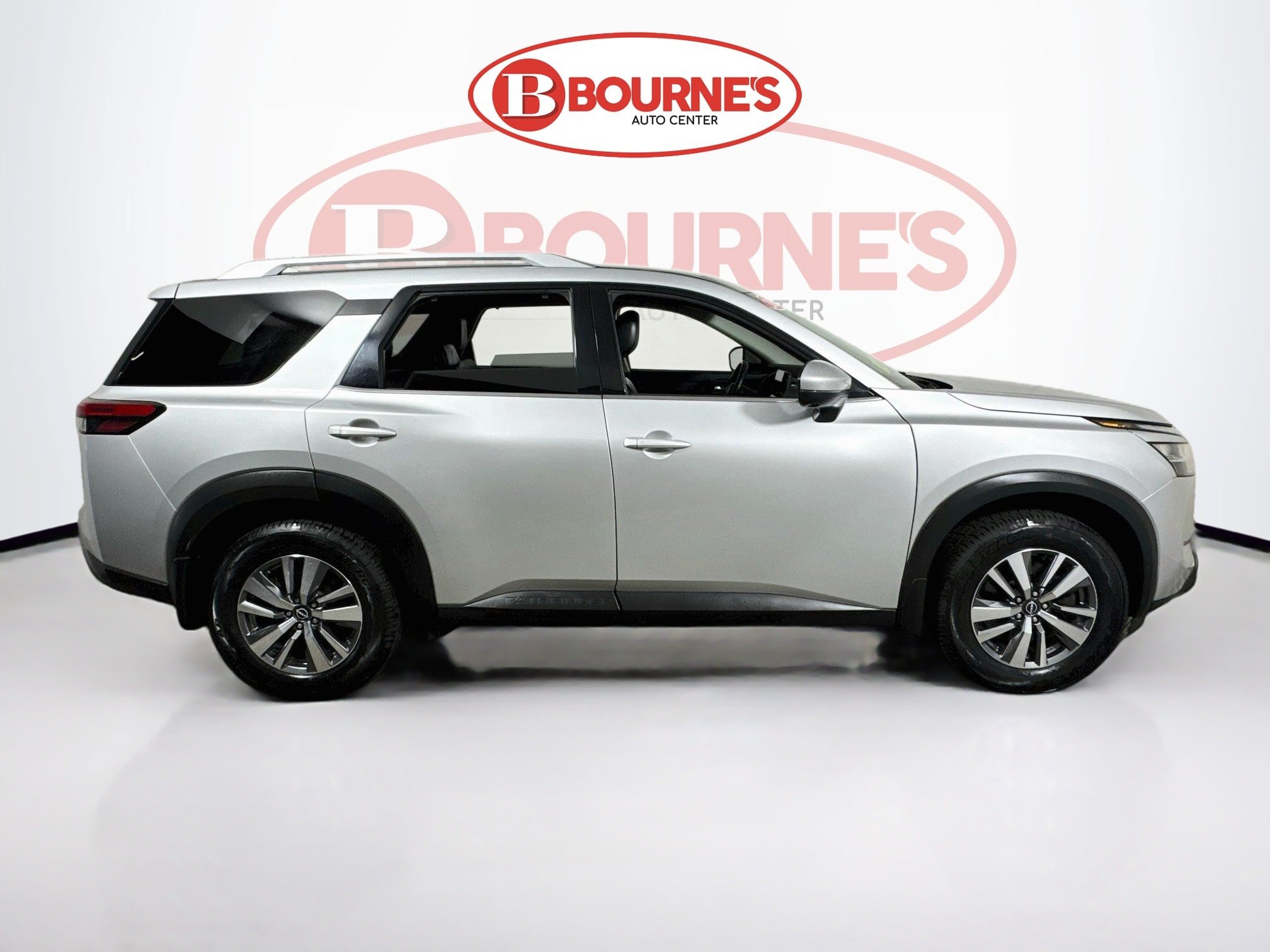 Used 2024 Nissan Pathfinder SL AWD/4WD image 11