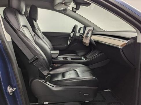 Used 2022 Tesla Model Y Long Range image 19