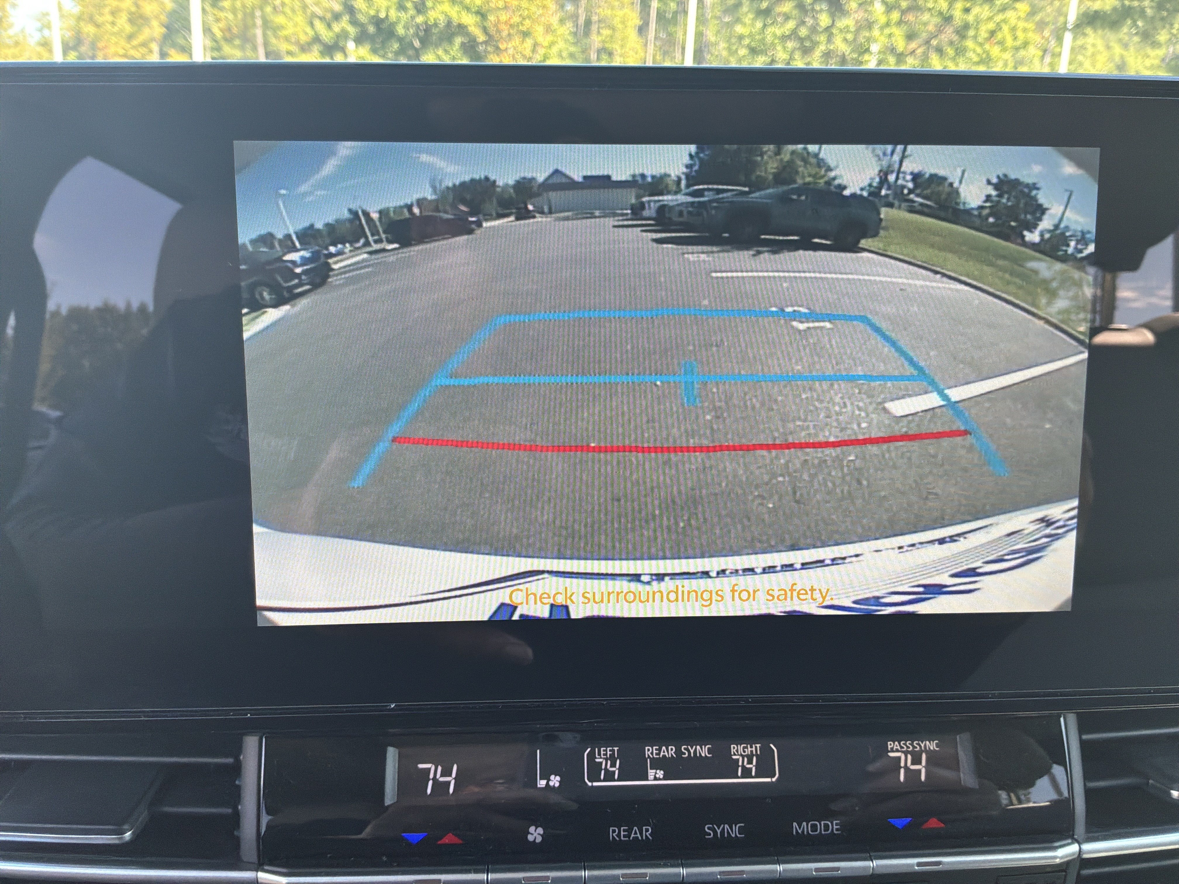 Used 2026 Toyota Sienna XLE FWD image 25