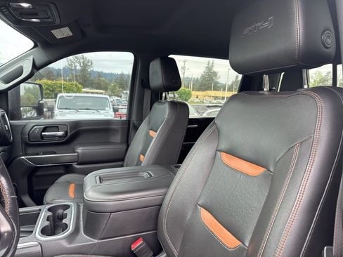 Used 2020 GMC Sierra 2500 AT4 w/ AT4 Premium Package AWD/4WD image 4