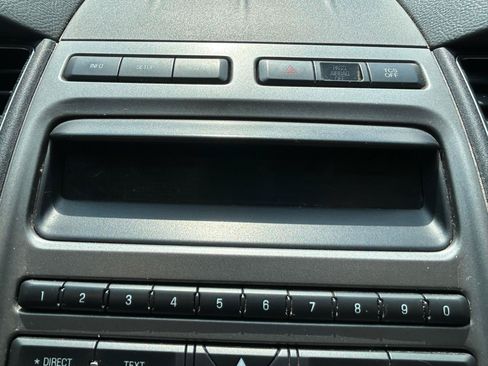 Used 2011 Ford Taurus SEL FWD image 21