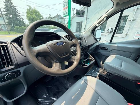 Used 2015 Ford Transit 250 130 Low Roof RWD image 15