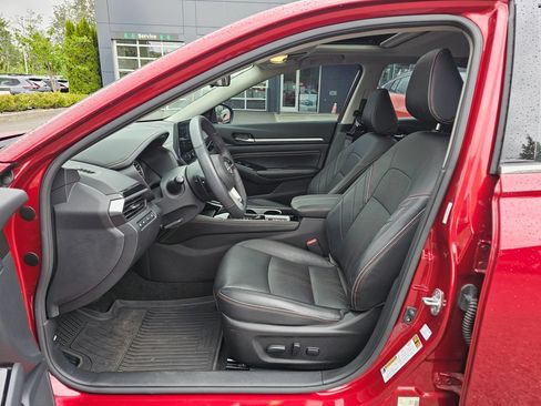 Used 2023 Nissan Altima 2.0 SR FWD image 17