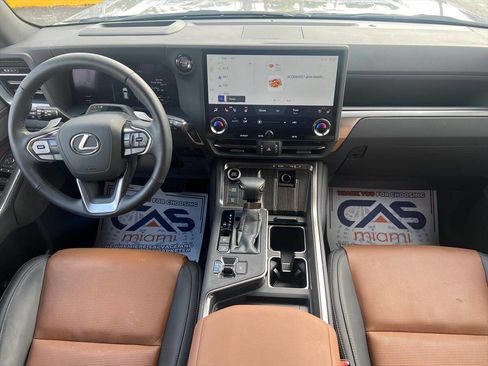 Used 2025 Lexus GX 550 Luxury+ AWD 4dr SUV image 10