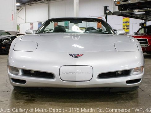 Used 2002 Chevrolet Corvette Convertible w/ Preferred Equipment Group2 RWD image 13
