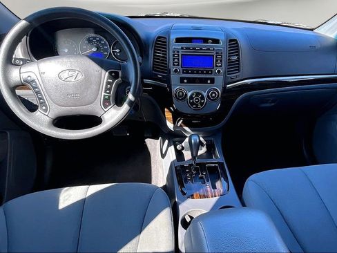 Used 2011 Hyundai Santa Fe GLS image 8