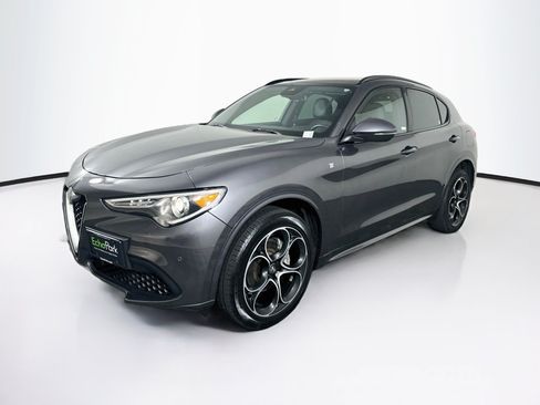 Used 2023 Alfa Romeo Stelvio Ti AWD/4WD image 3