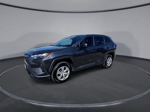 Used 2023 Toyota RAV4 LE AWD/4WD image 4