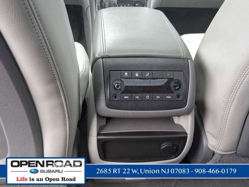 Used 2017 GMC Acadia Limited SLT image 11