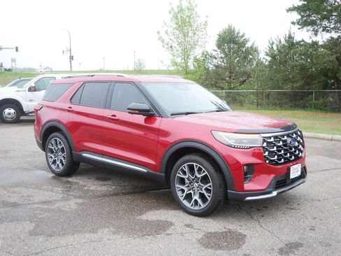 Certified 2025 Ford Explorer Platinum w/ Ultimate Package AWD/4WD image 4