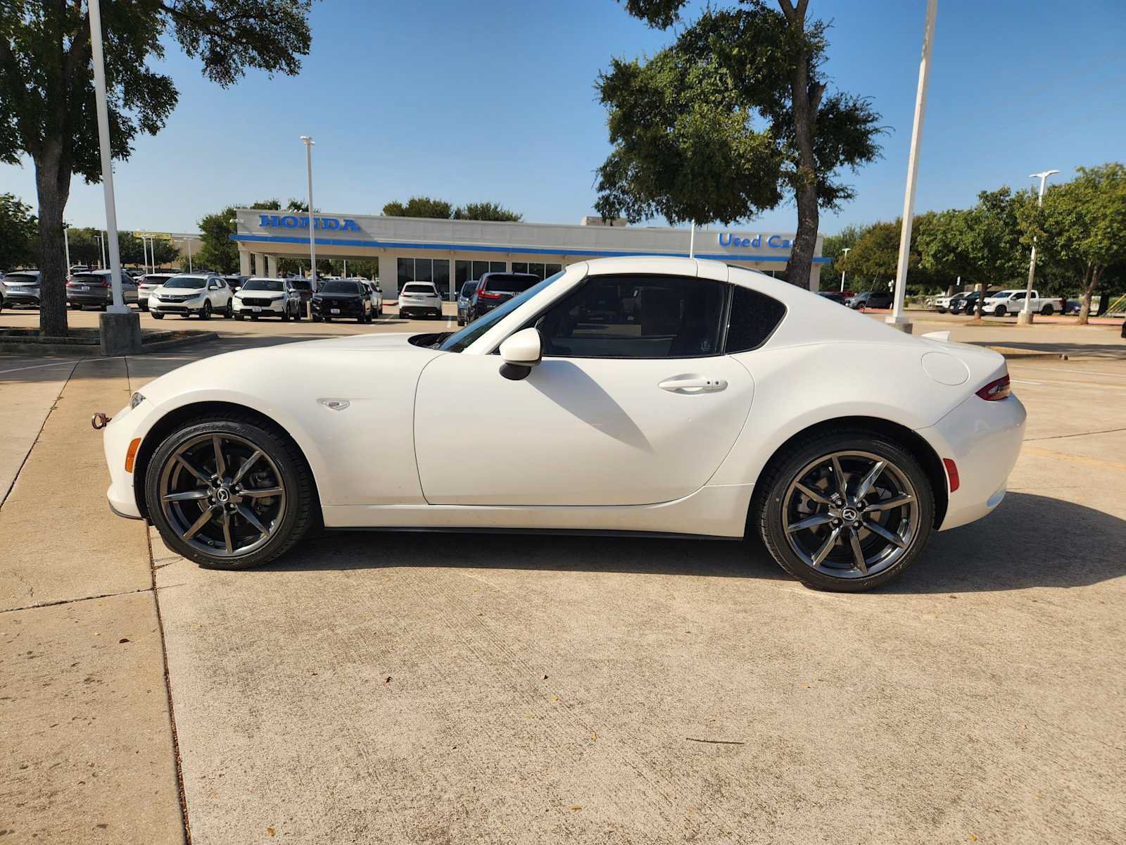 Used 2019 MAZDA MX-5 Miata RF Grand Touring RWD image 4