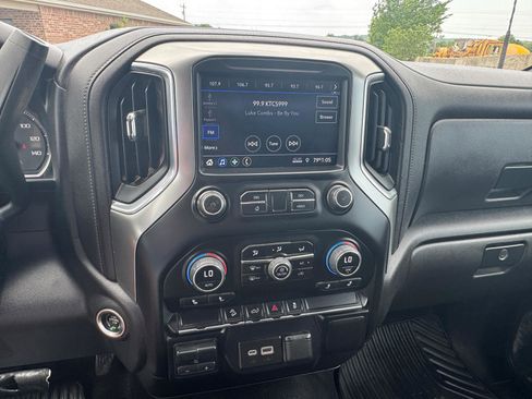 Used 2023 Chevrolet Silverado 2500 LT w/ Convenience Package AWD/4WD image 16