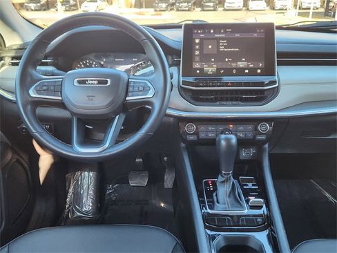 Used 2022 Jeep Compass Limited image 14