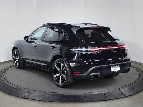 Certified 2025 Porsche Macan Turbo image 3