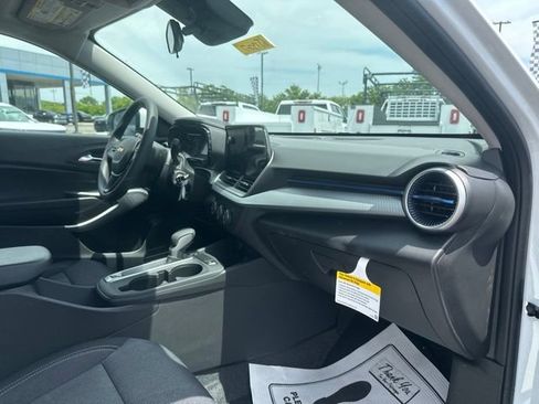 New 2026 Chevrolet Trax LS w/ LS Convenience Package FWD image 32