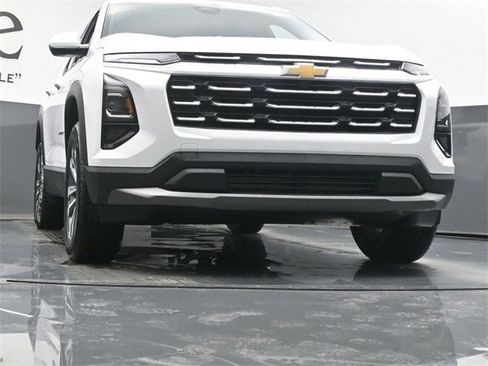 New 2026 Chevrolet Equinox LT w/ Convenience Package II image 3