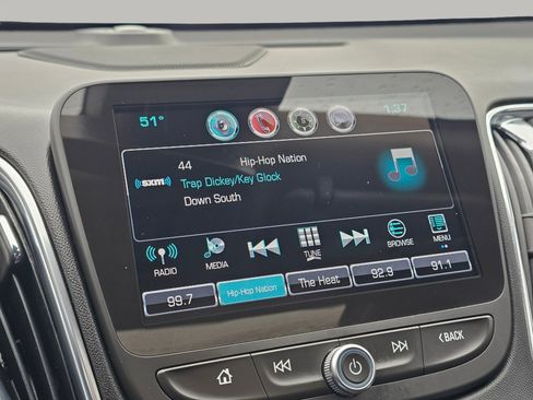 Used 2017 Chevrolet Malibu Premier w/ Premier Sun and Wheel Package image 6