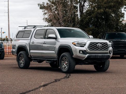 Used 2020 Toyota Tacoma TRD Off-Road w/ TRD Premium Off Road Package AWD/4WD image 1