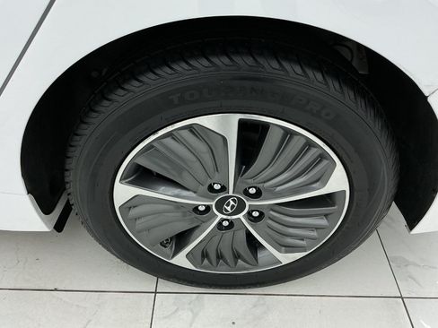 Used 2021 Hyundai Ioniq SE FWD image 43