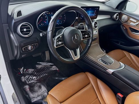 Used 2021 Mercedes-Benz GLC 300 4MATIC w/ AMG Line image 23