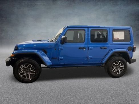 Certified 2025 Jeep Wrangler Sahara image 12