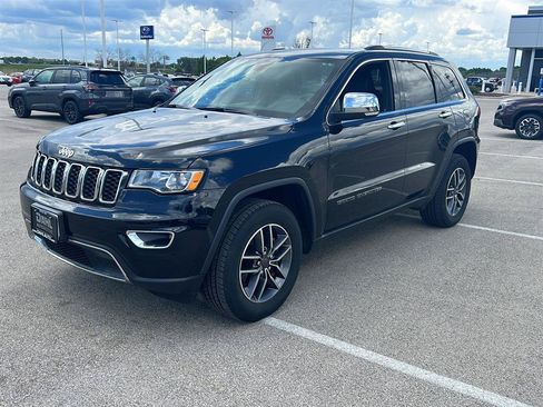 Used 2019 Jeep Grand Cherokee Limited AWD/4WD image 3