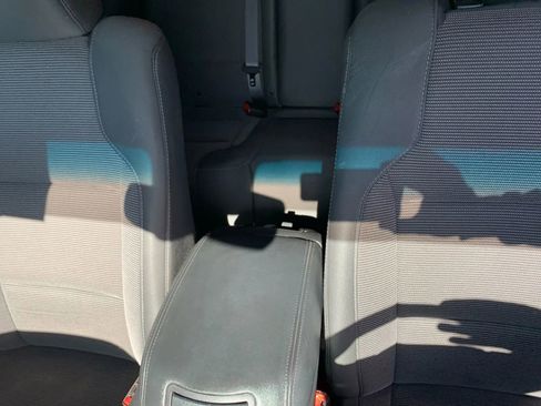 Used 2018 Ford Taurus SEL w/ Equipment Group 201A FWD image 8