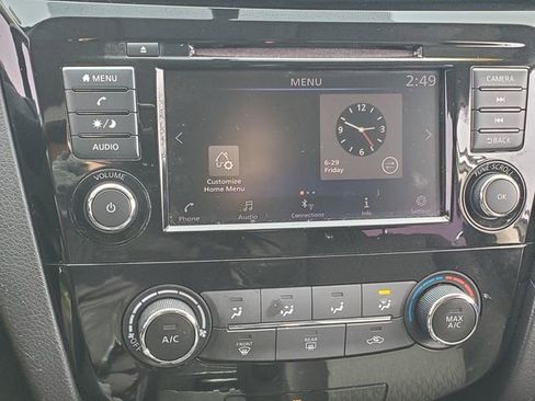 Used 2018 Nissan Rogue S image 21